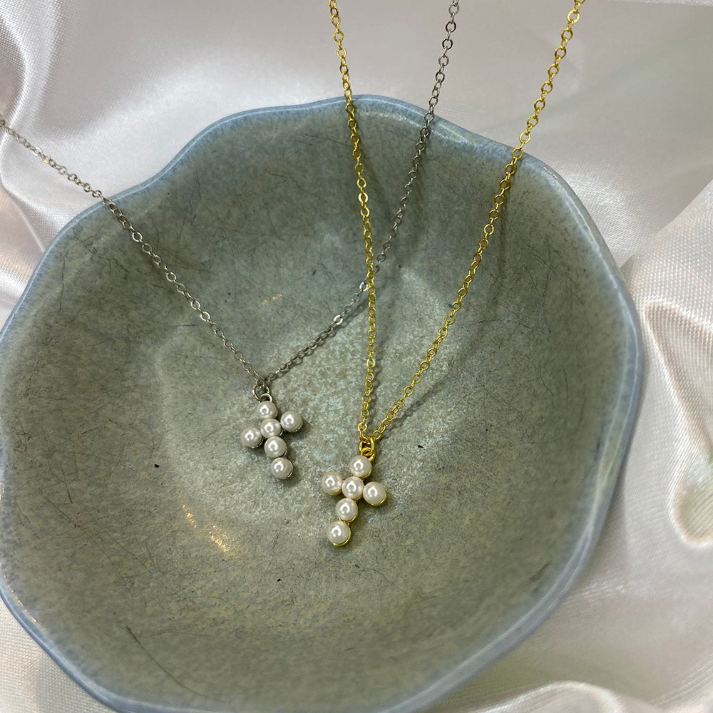 Colar Cruz com Pérolas