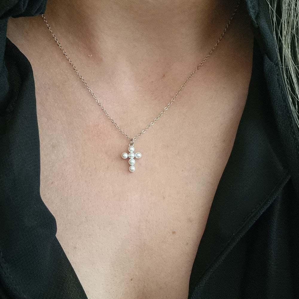 Colar Cruz com Pérolas