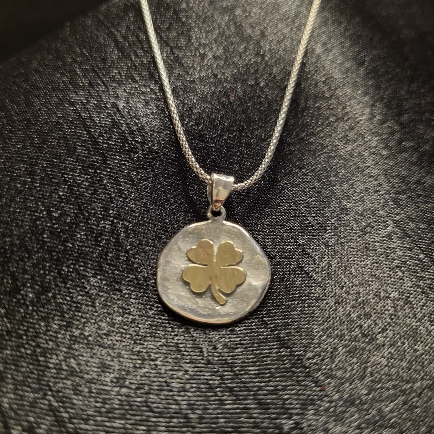 Colar com Motivos em Prata de Lei e Ouro 9k