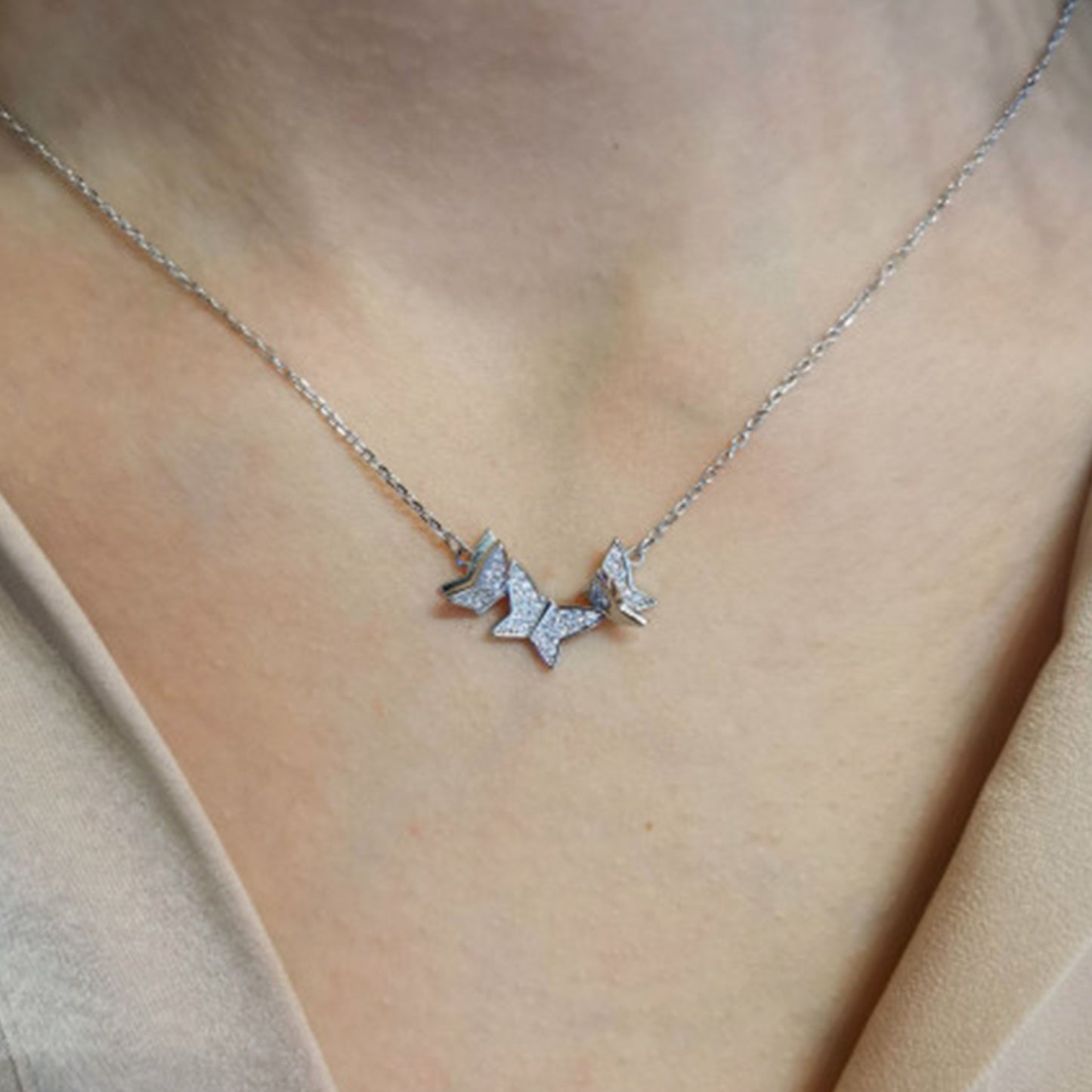 Colar Borboletas em Relevo Cravado com Zircónias - You Love You Jewlery