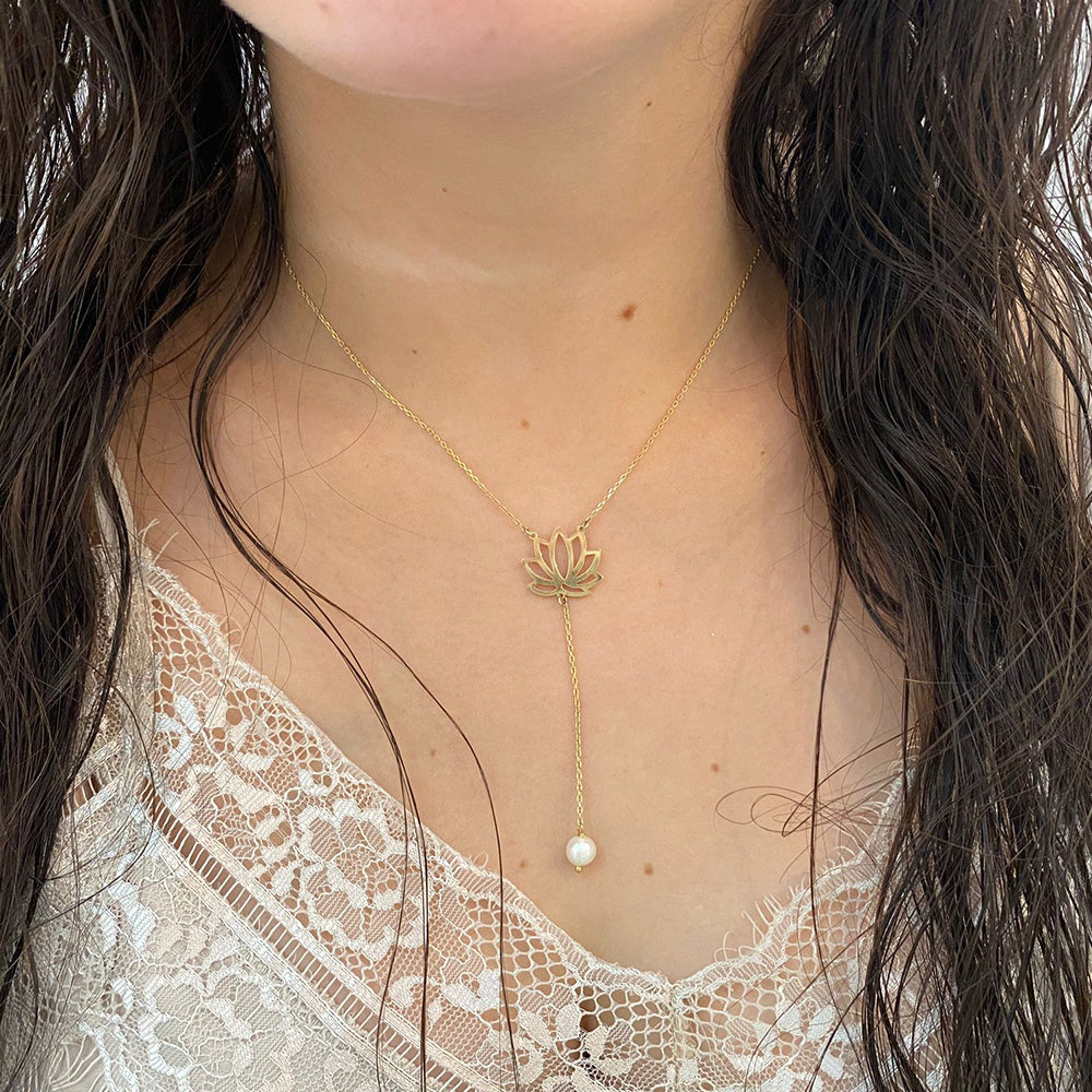 Colar Flor de Lótus com Apontamento