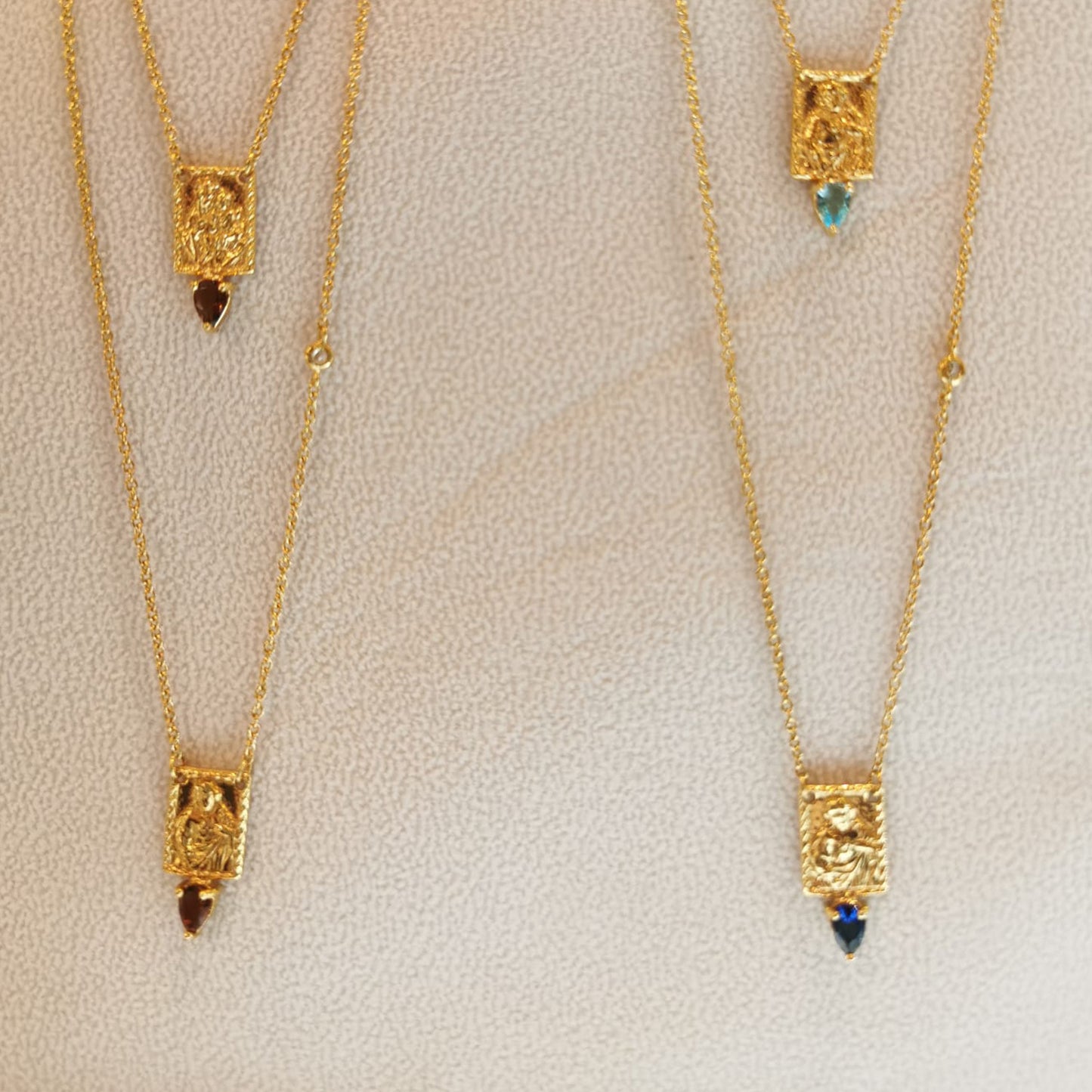 Escapulário com Apontamentos em Pedras Naturais - You Love You Jewlery
