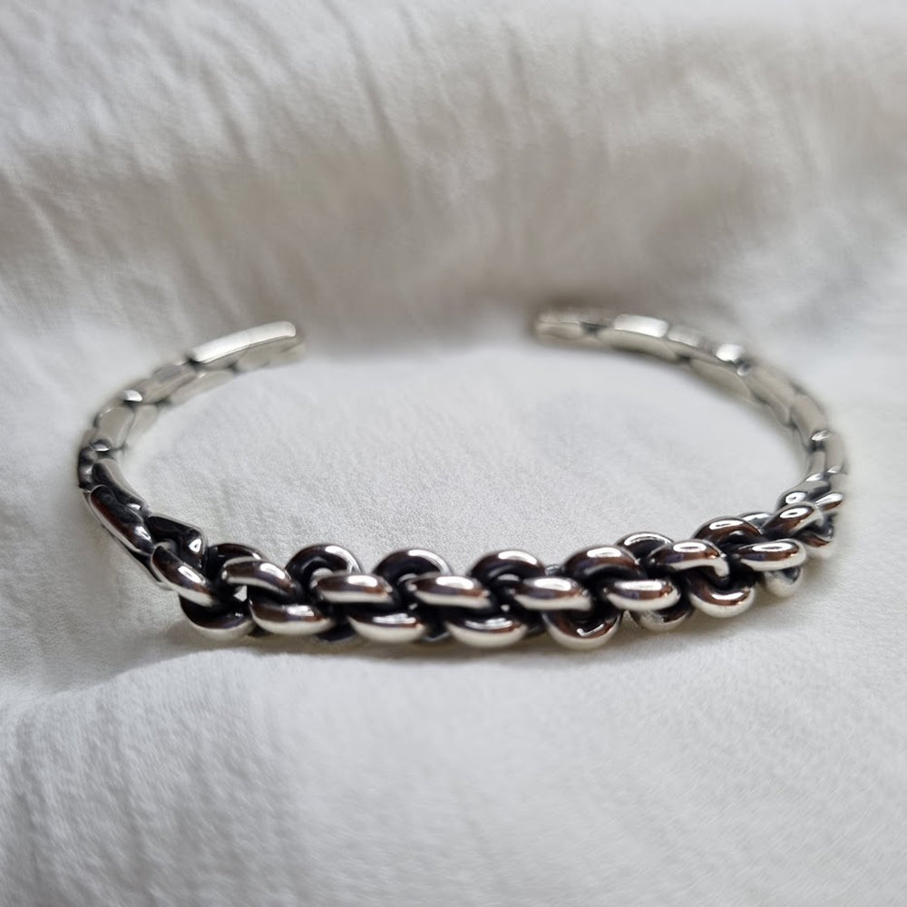 Escrava em Prata de Lei